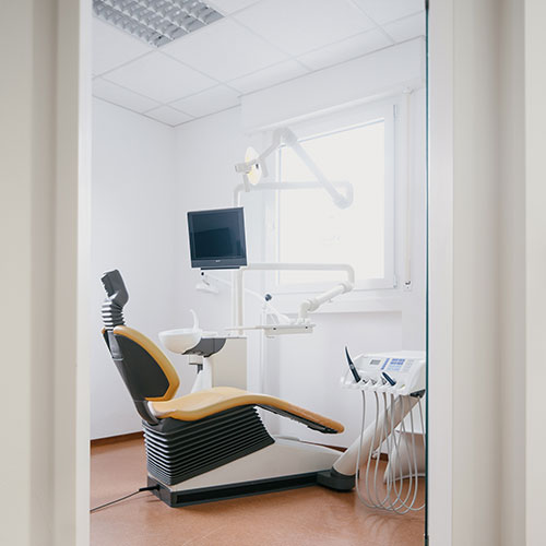Zahnarzt Mannheim-Gartenstadt - Erich Kiesinger - Praxis - Behandlungszimmer